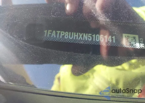 2022 Ford Mustang Ecoboost Premium z USA, uszkodzony, nr VIN 1FATP8UHXN5106141